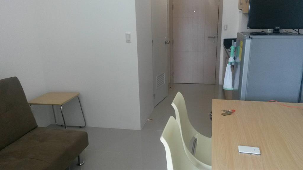 Sm Light - 1br With Balcony Ff Apartment Manila